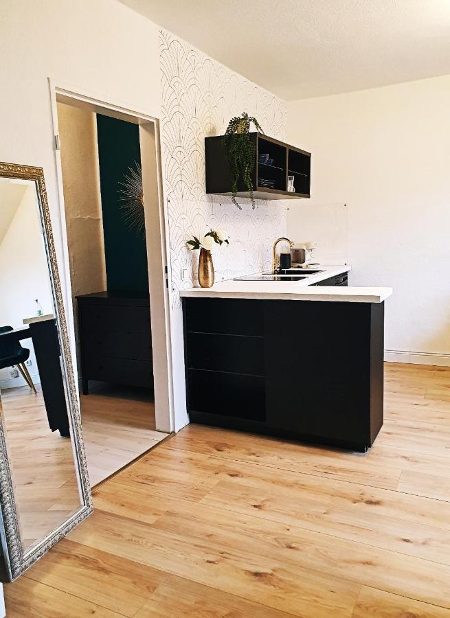 Melody Apartment Mit E-Ladesaeule Und Mobiler Klimaanlage ゲルゼンキルヒェン エクステリア 写真