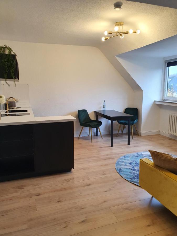 Melody Apartment Mit E-Ladesaeule Und Mobiler Klimaanlage ゲルゼンキルヒェン エクステリア 写真