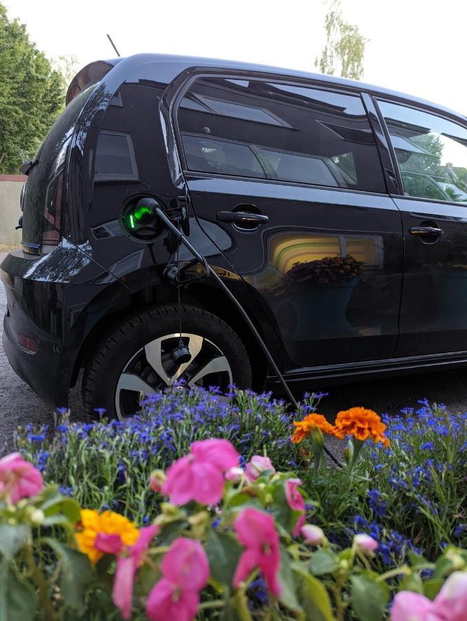 Melody Apartment Mit E-Ladesaeule Und Mobiler Klimaanlage ゲルゼンキルヒェン エクステリア 写真